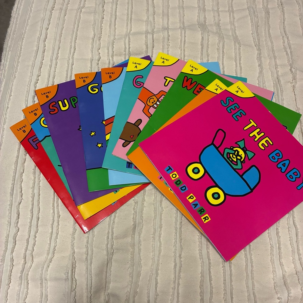Todd Parr Learn to Read Kids Box Book Set - 8 books and parent card. GUC